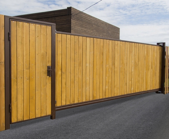 Деревянные ворота в Михайловске