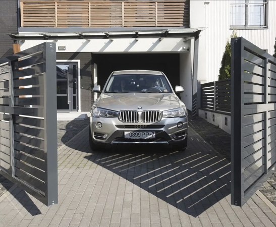 Ворота в Михайловске